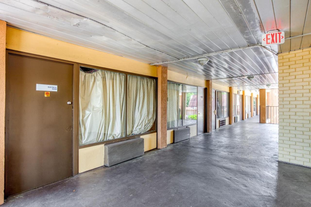 Oyo Hotel Decatur I-20 East & Wesley Club Dr ภายนอก รูปภาพ