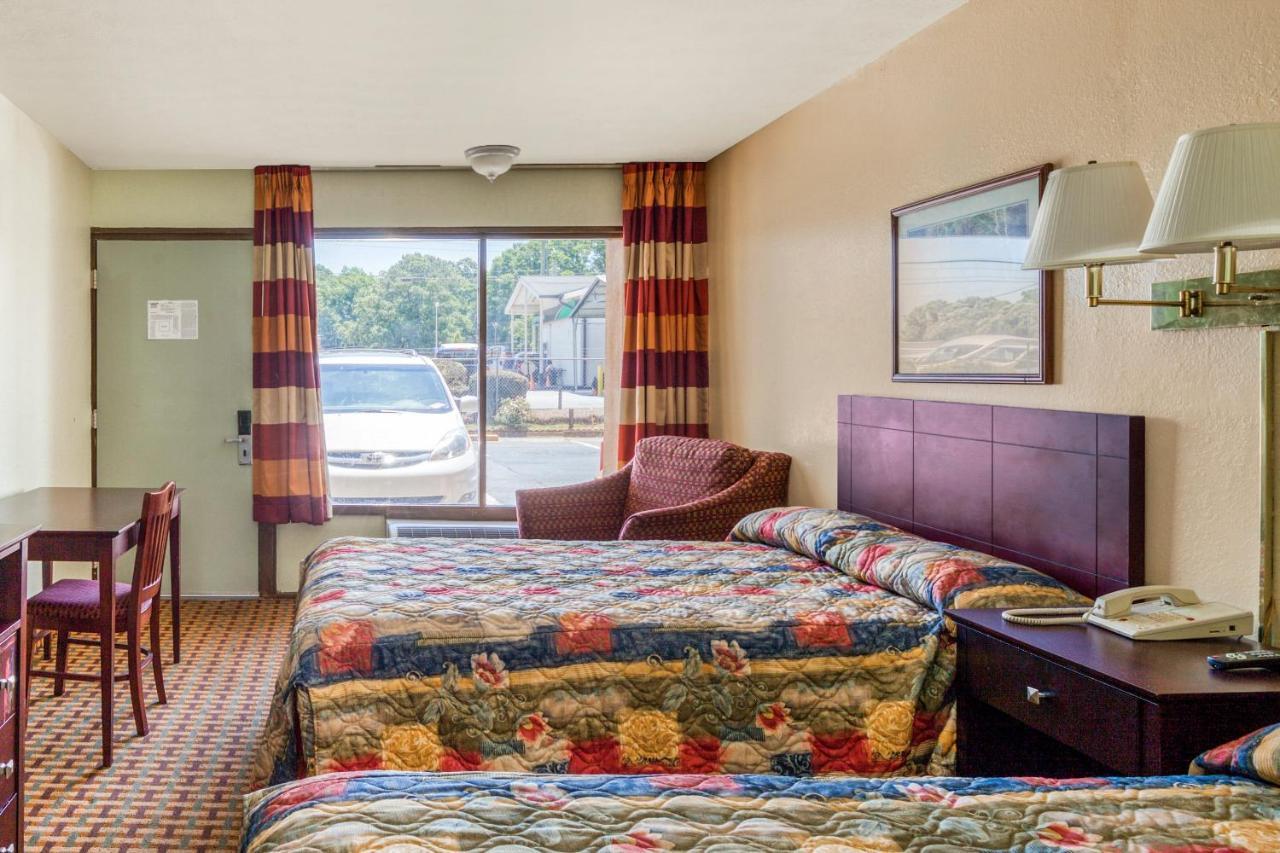 Oyo Hotel Decatur I-20 East & Wesley Club Dr ภายนอก รูปภาพ