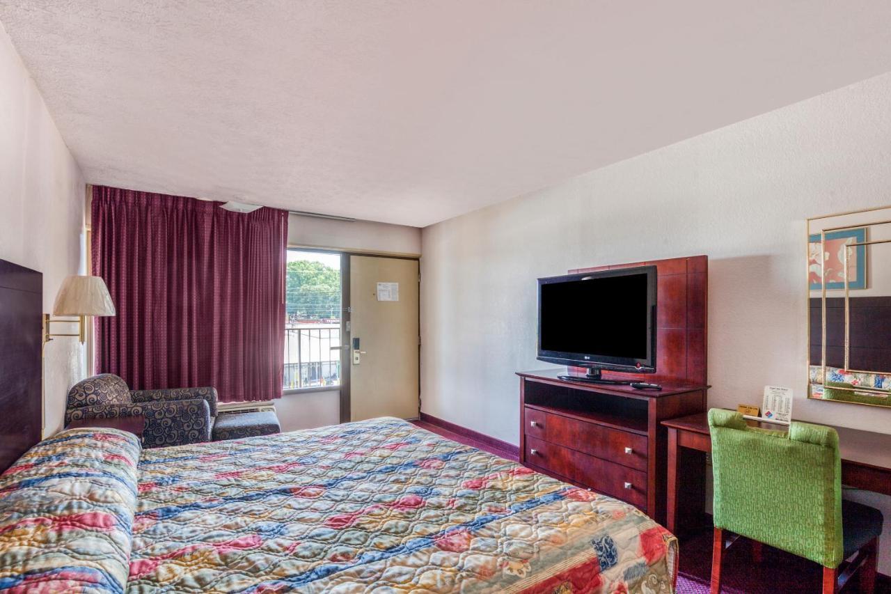 Oyo Hotel Decatur I-20 East & Wesley Club Dr ภายนอก รูปภาพ