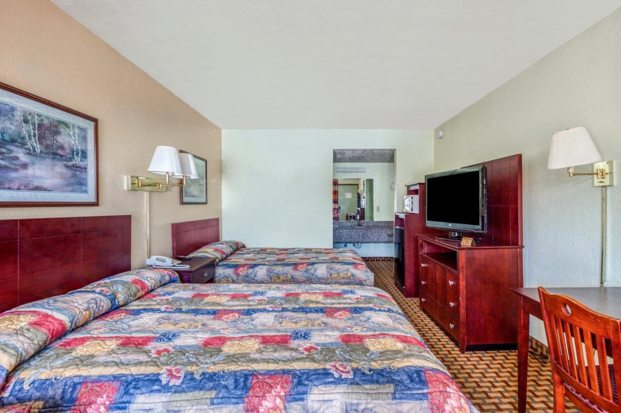Oyo Hotel Decatur I-20 East & Wesley Club Dr ภายนอก รูปภาพ