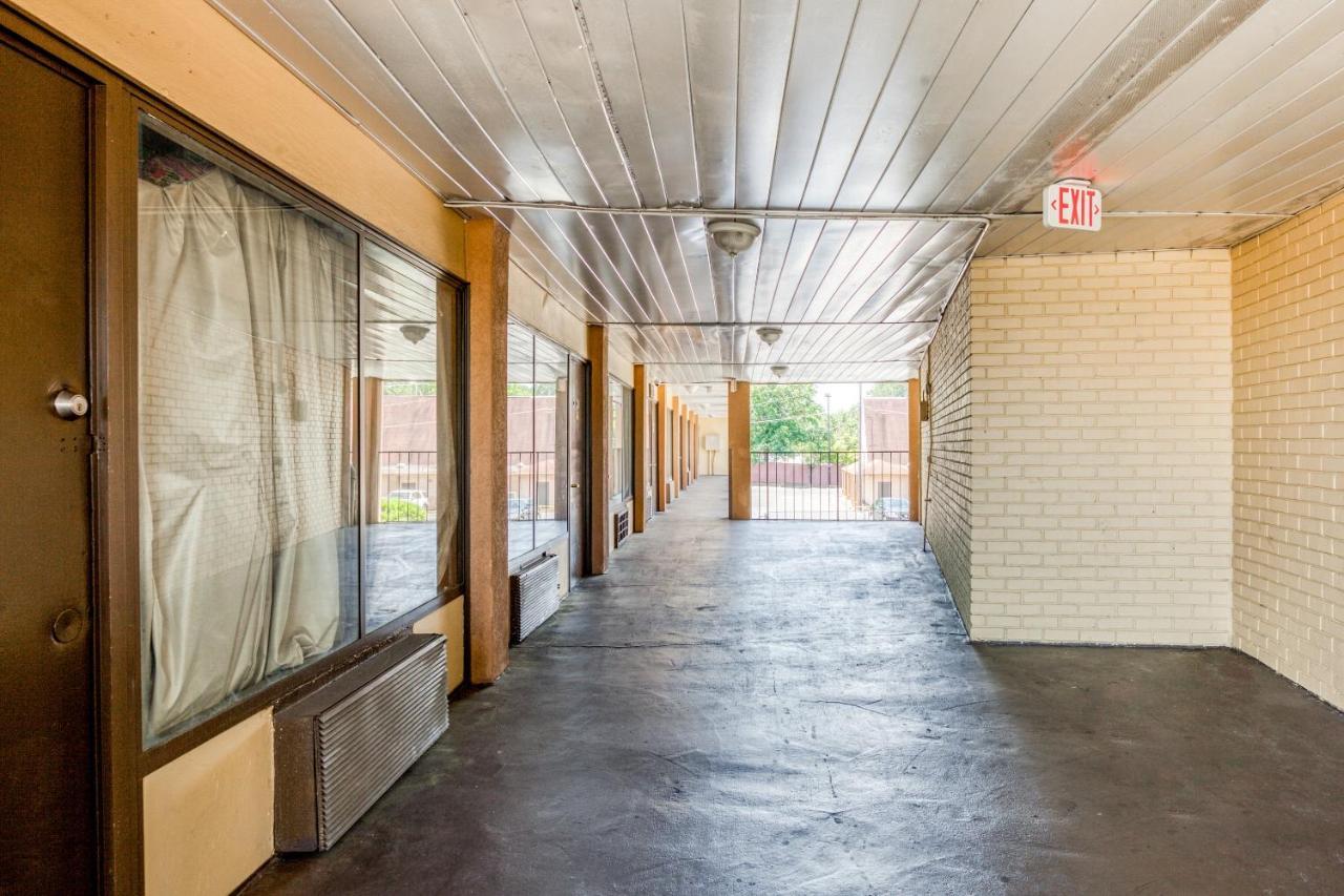 Oyo Hotel Decatur I-20 East & Wesley Club Dr ภายนอก รูปภาพ
