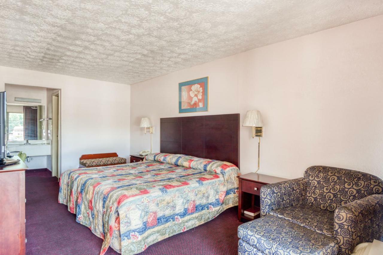 Oyo Hotel Decatur I-20 East & Wesley Club Dr ภายนอก รูปภาพ