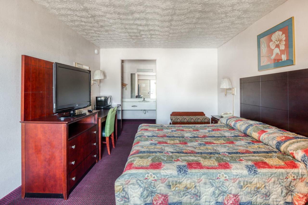 Oyo Hotel Decatur I-20 East & Wesley Club Dr ภายนอก รูปภาพ